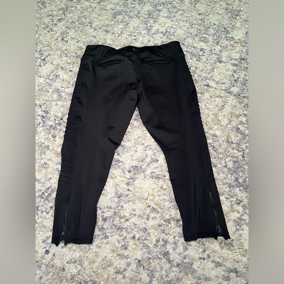 Leg End black three-quarter length workout pants with back zip pocket size 3X - Picture 8 of 9